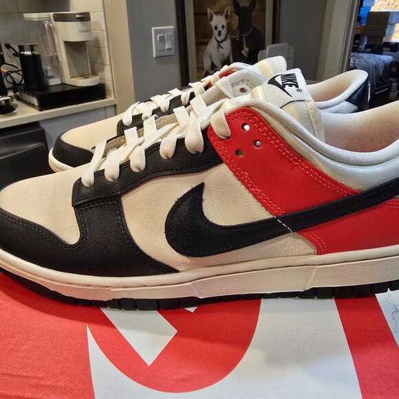 Nike Dunk Low Se Bright Crimson Black Hq3423-635 Men's size 10 Shoes New - Picture 1 of 9